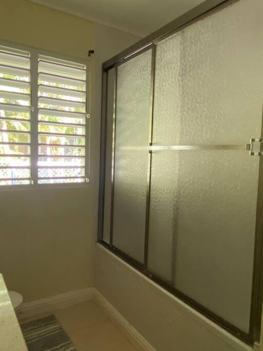 Sunset Palms & Villa Management Ltd Richmond Extérieur photo